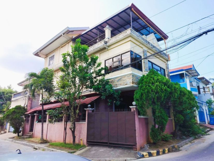 House and Lot For Sale in Ridgemont Executive Village, Taytay, Rizal