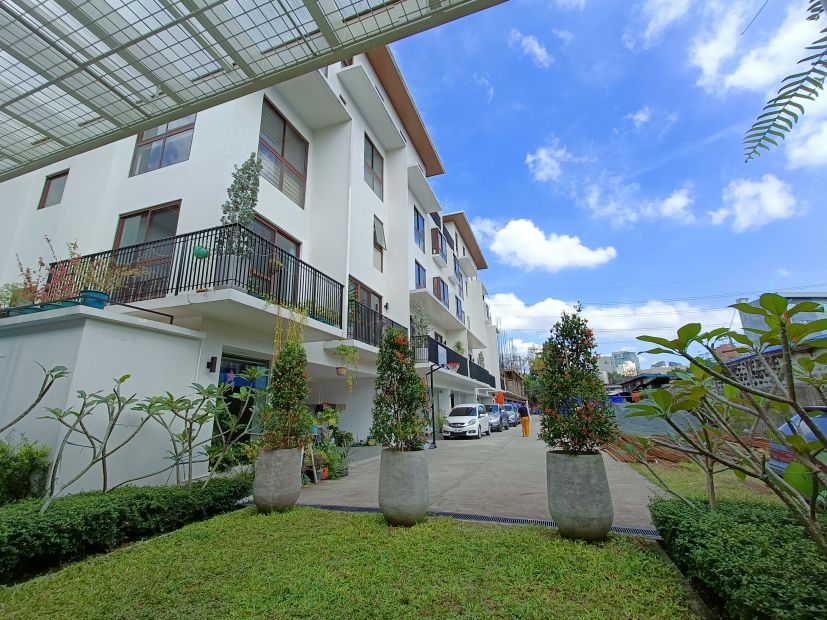 p-tuazon-luxury-townhouse-for-sale-at-cubao-quezon-city-metro-manila