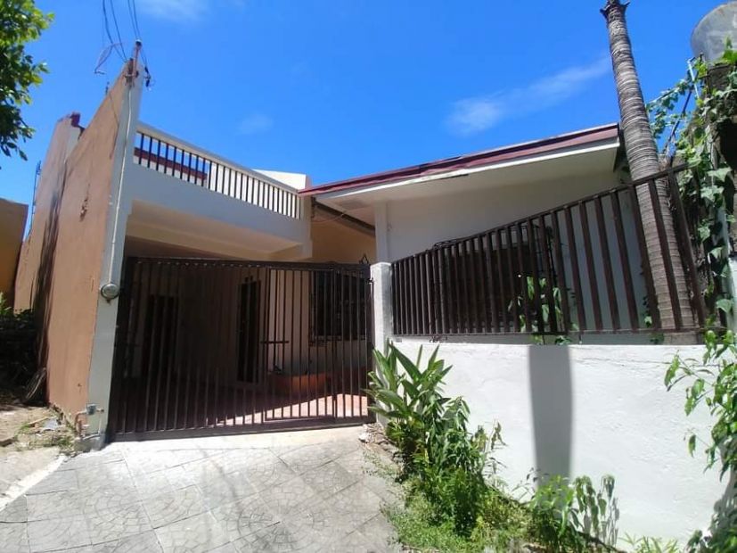 House & Lot in Muntinlupa Location: Camella Homes 2D