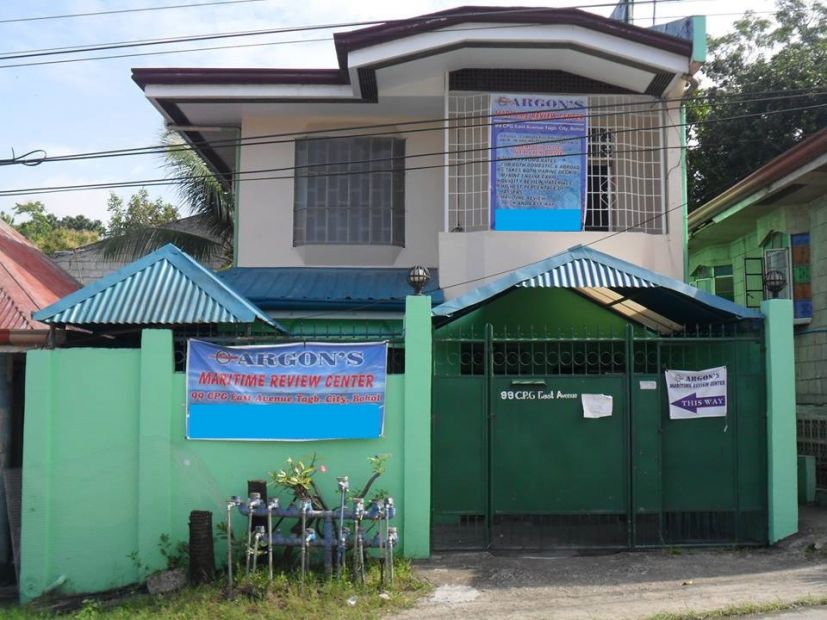 Commercial 3 Bedrooms 3 toilet and bath house in CPG Avenue Tagbilaran ...