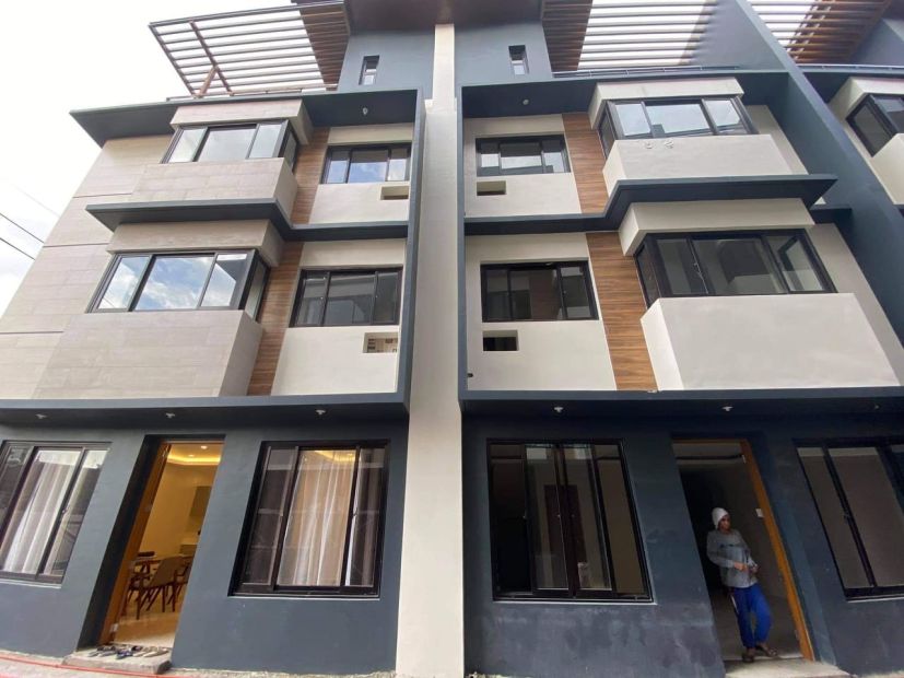 Kabayanan San Juan , 4 Storey Townhouse with 4 Bedrooms nr Dominican ...