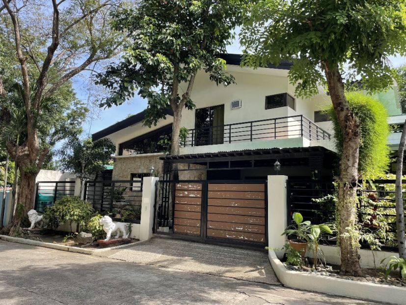 ALABANG HOUSE FOR SALE near ATC