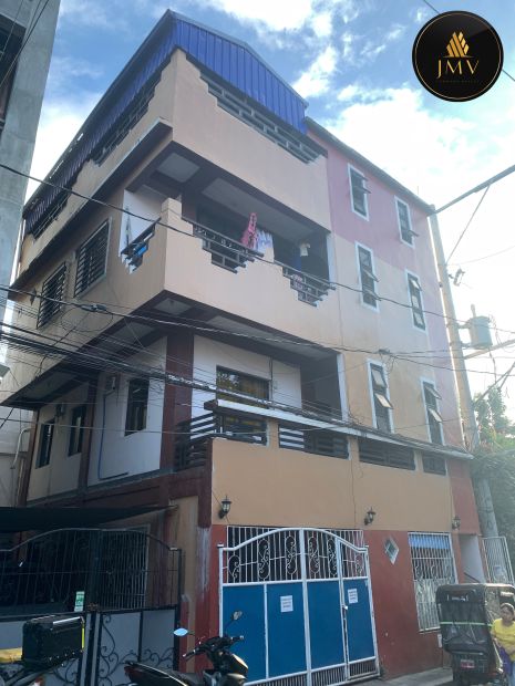 4 storeys bldg apartment for sale at upper bicutan taguig city