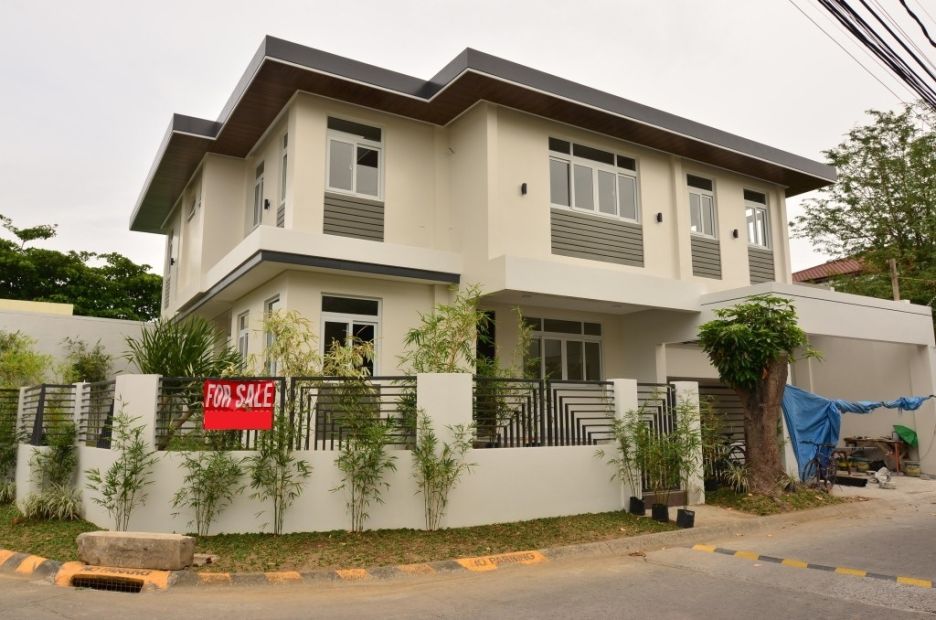 For Rent: Modern Corner House and Lot in Bf Homes Parañaque City