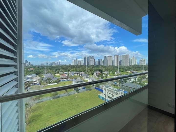 Penthouse For Sale Mckinley Taguig