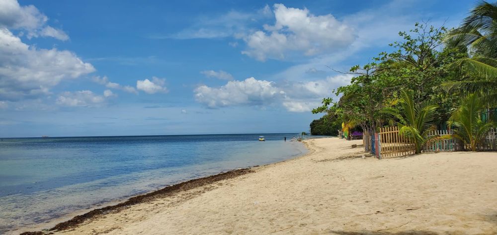 BEACH HOUSE RESORT for Sale in Batangas Philippines