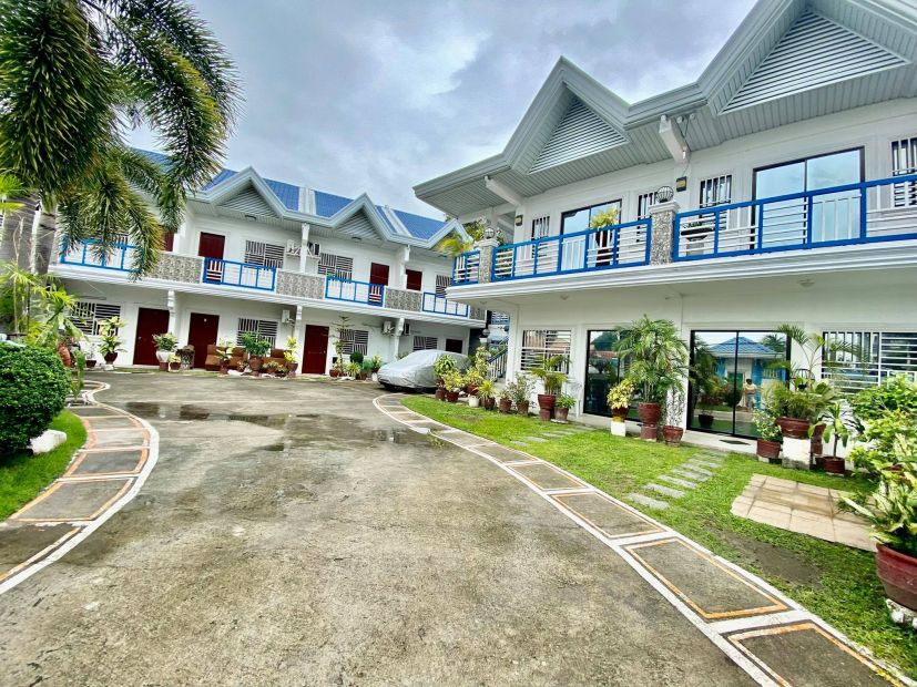 2 Bedrooms Townhouse with Common Pool in Malabanias For 25K in Angeles ...