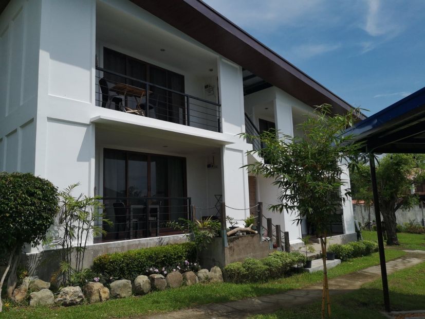 For Sale: 4 Bedrooms Resort House with Pool at Coral Shore Calatagan