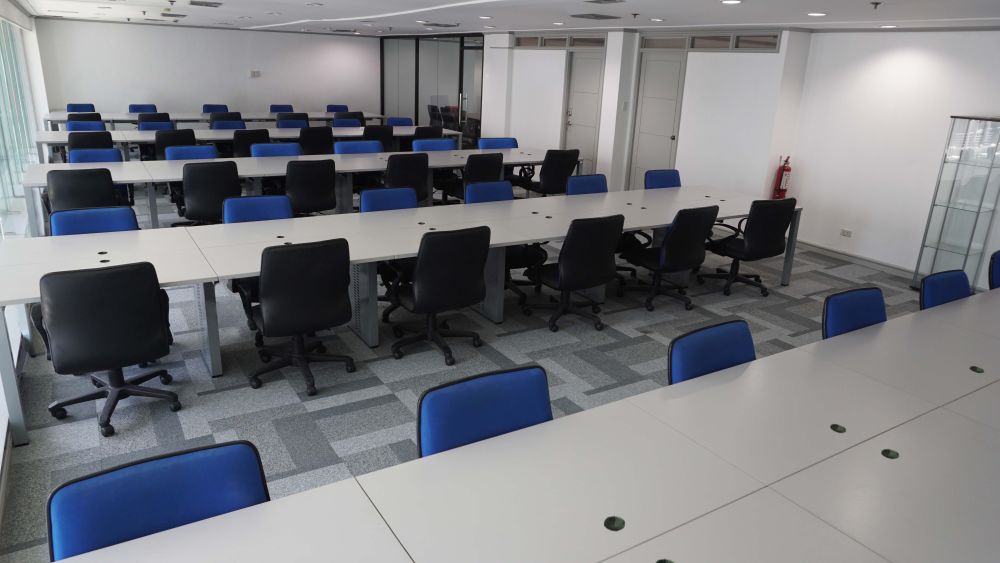 Call Center Office Space in The Peak Tower, Makati City for Rent