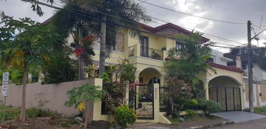 2 Storey House & Lot in Tierra Nueva Village Alabang Muntinlupa