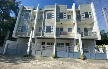 Townhouse For Sale in Poblacion, Muntinlupa, Metro Manila