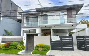 Single-family House For Sale in B.F. Homes, Parañaque, Metro Manila
