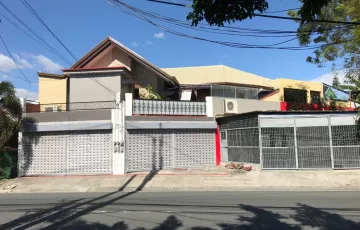 Single-family House For Sale in B.F. International Village, Las Piñas, Metro Manila