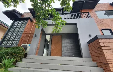 Single-family House For Sale in Batasan Hills, Quezon City, Metro Manila