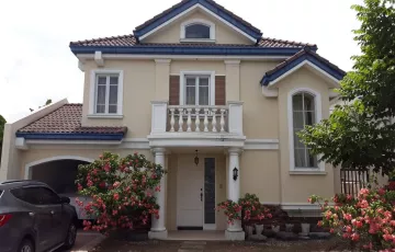 Single-family House For Sale in Almanza Dos, Las Piñas, Metro Manila