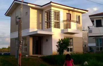 Single-family House For Sale in Santa Rosa, Laguna