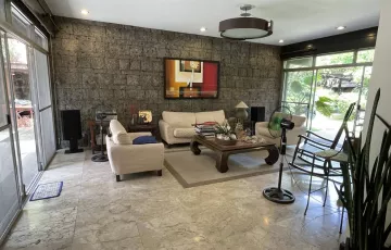 Single-family House For Sale in Loyola Heights, Quezon City, Metro Manila