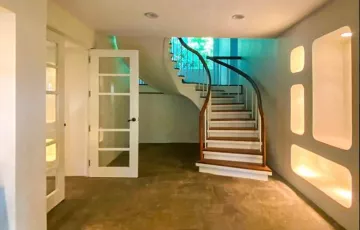 Single-family House For Rent in Dasmariñas, Makati, Metro Manila