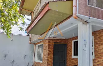 Single-family House For Sale in Sangandaan, Quezon City, Metro Manila