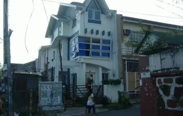 Townhouse For Rent in Project 2, Quezon City, Metro Manila