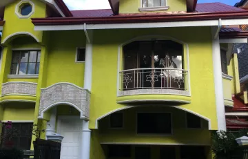 Single-family House For Rent in B.F. International Village, Las Piñas, Metro Manila