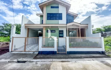 Single-family House For Sale in Batino, Calamba, Laguna