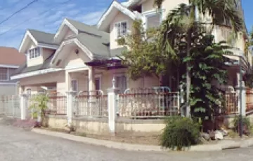 Single-family House For Sale in Loma, Biñan, Laguna
