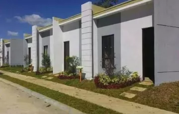 Townhouse For Sale in Alaminos, Laguna