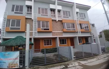Townhouse For Sale in Pulang Lupa Uno, Las Piñas, Metro Manila