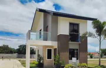 Single-family House For Sale in Santo Tomas, Biñan, Laguna