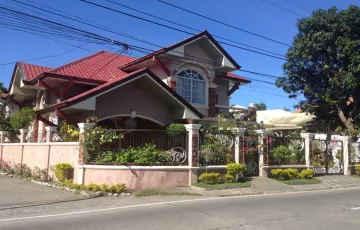 Single-family House For Sale in Victoria, Luna, La Union