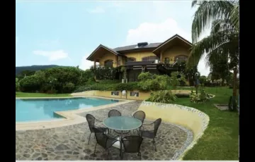 Beach House For Sale in Calabuso North, Tagaytay, Cavite