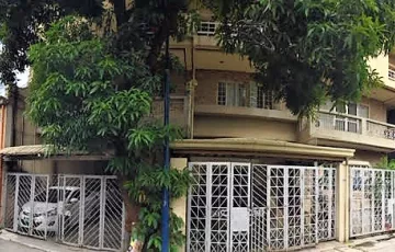 Apartments For Sale in South Cembo, Makati, Metro Manila
