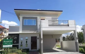 Single-family House For Sale in Pittland, Cabuyao, Laguna