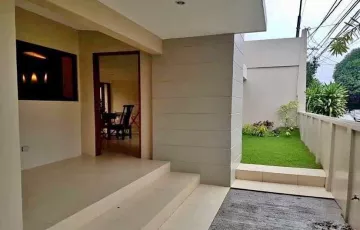 Single-family House For Sale in Almanza Dos, Las Piñas, Metro Manila