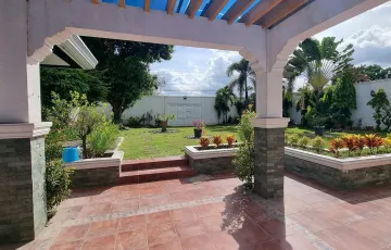 Villas For Rent in Malabanias, Angeles, Pampanga