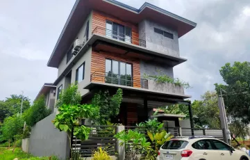 Single-family House For Sale in Santa Elena, Marikina, Metro Manila
