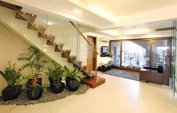 Single-family House For Sale in White Plains, Quezon City, Metro Manila