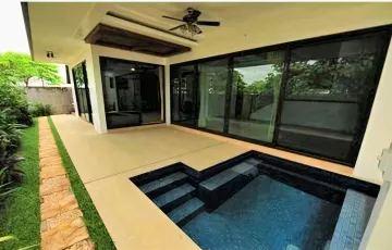 Single-family House For Sale in Almanza Dos, Las Piñas, Metro Manila