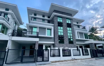 Townhouse For Rent in San Antonio, Davao, Davao del Sur