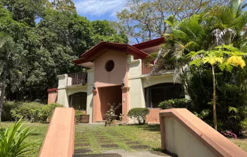 Single-family House For Sale in Asinan, Olongapo, Zambales