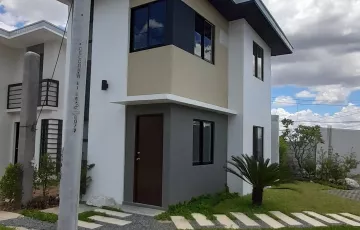 Single-family House For Sale in Bangad, Cabanatuan, Nueva Ecija