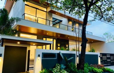 Modern House In Capitol Hills Near Ayala Heights Loyola Grand Villas La Vista