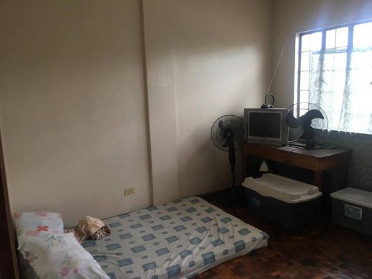 Room For Rent Ladies Only Few Minutes Away From Eastwood Qc