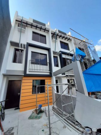 FLOOD-FREE READY FOR OCCUPANCY Modern Design, Townhouse ...