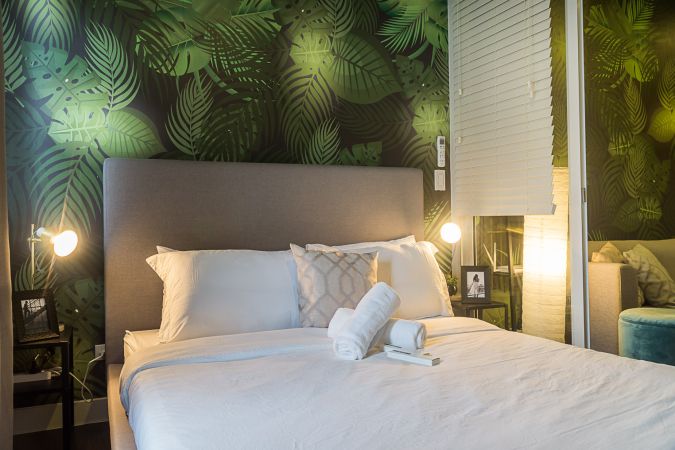 Fully Furnished Designed bedroom Condo with Balcony