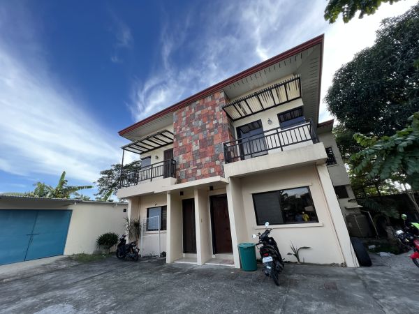 3 Bedroom Duplex House for Rent in Merville, Parañaque City, Metro Manila