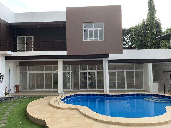 For Sale Luxury Home With Guest House In Blue Ridge B, Quezon City