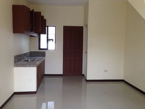 UPS 5 Townhouse in Paranaque City near Jaka Plaza