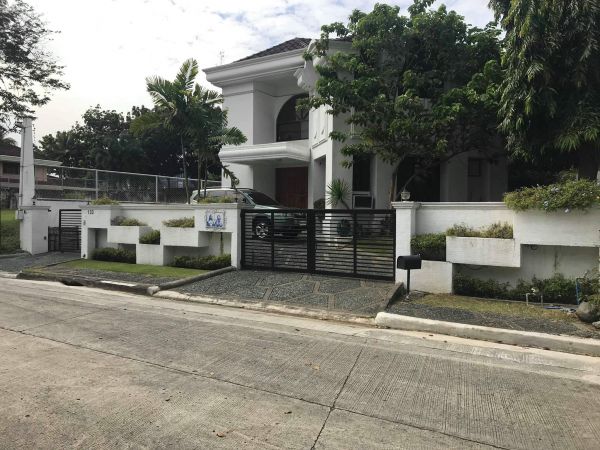 Ayala Alabang Village, District 1 House & Lot for Sale (Nearby Acacia Gate)